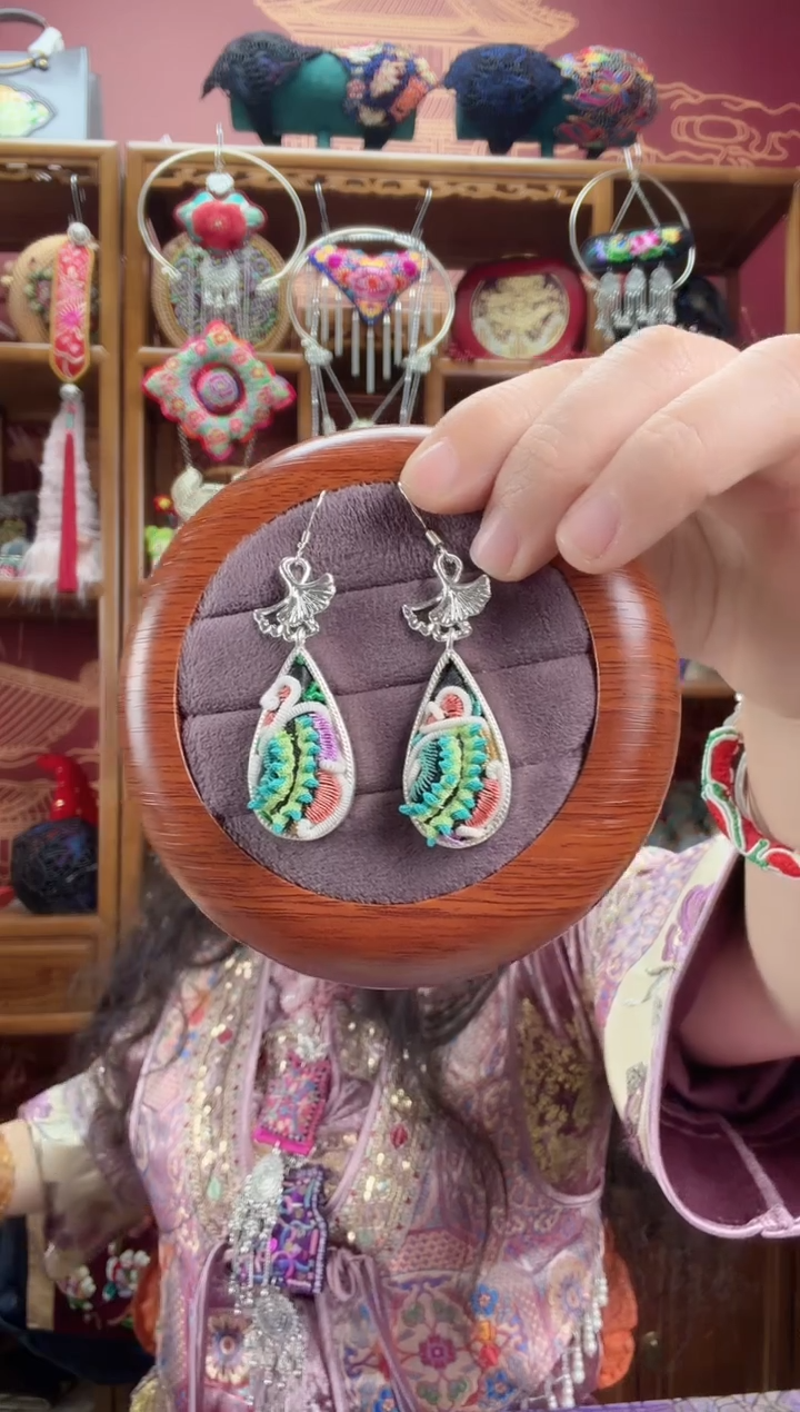 刺绣耳环116甜甜家