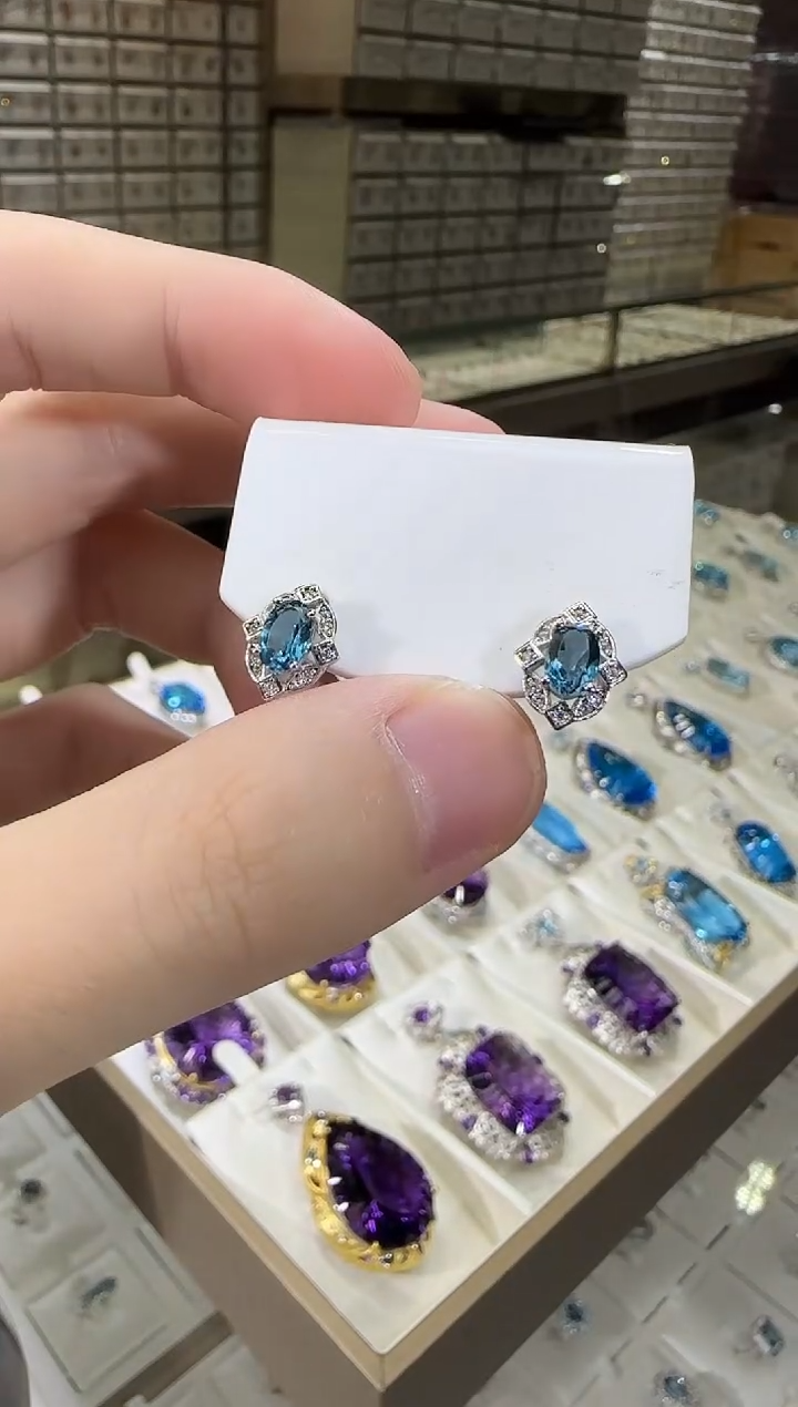 银S925镶嵌托帕石耳饰5*7mm耳钉伦敦蓝