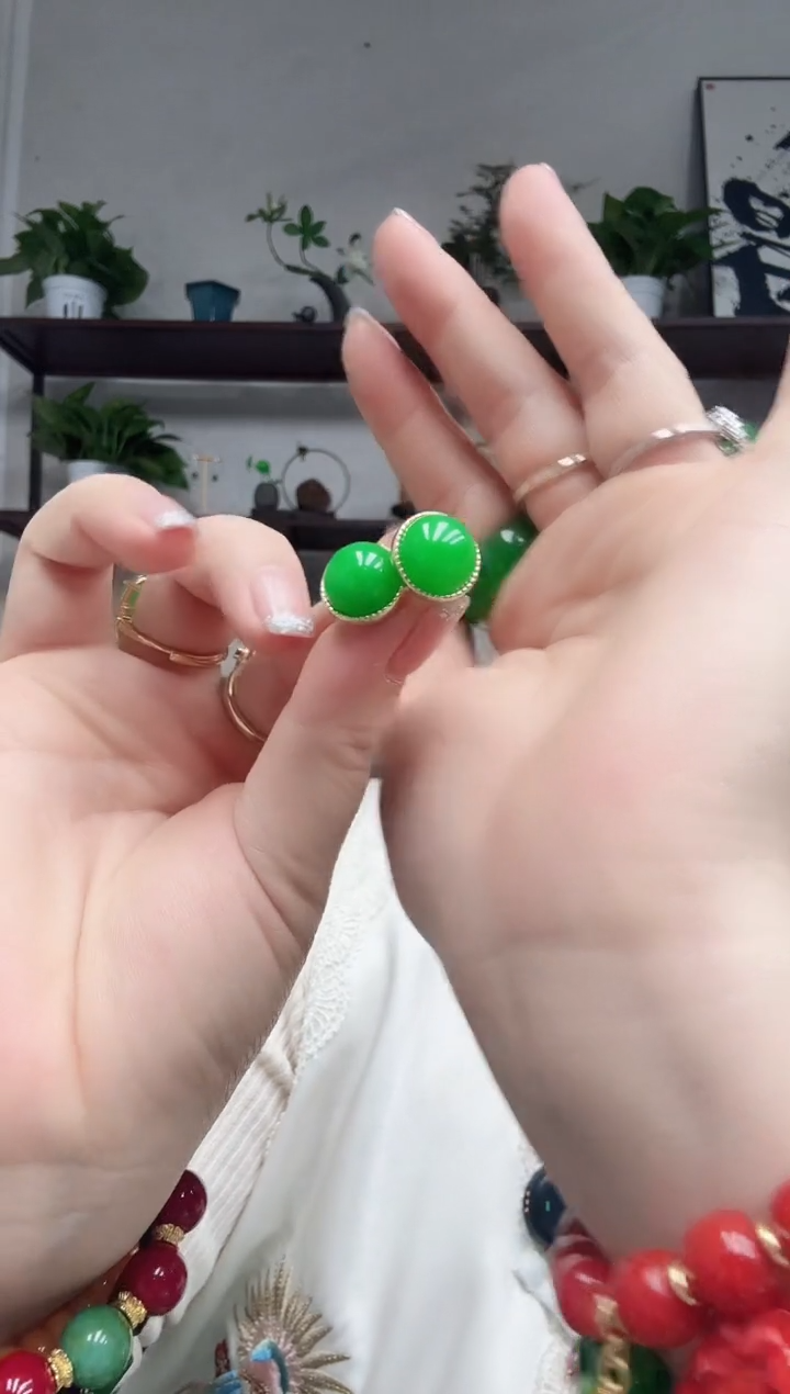 14K金镶嵌翡翠耳钉8号耳钉