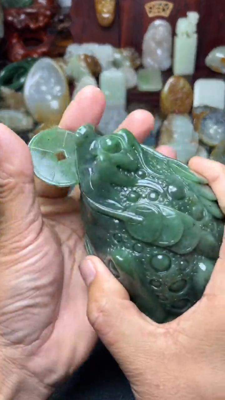 未镶嵌和田玉摆件-