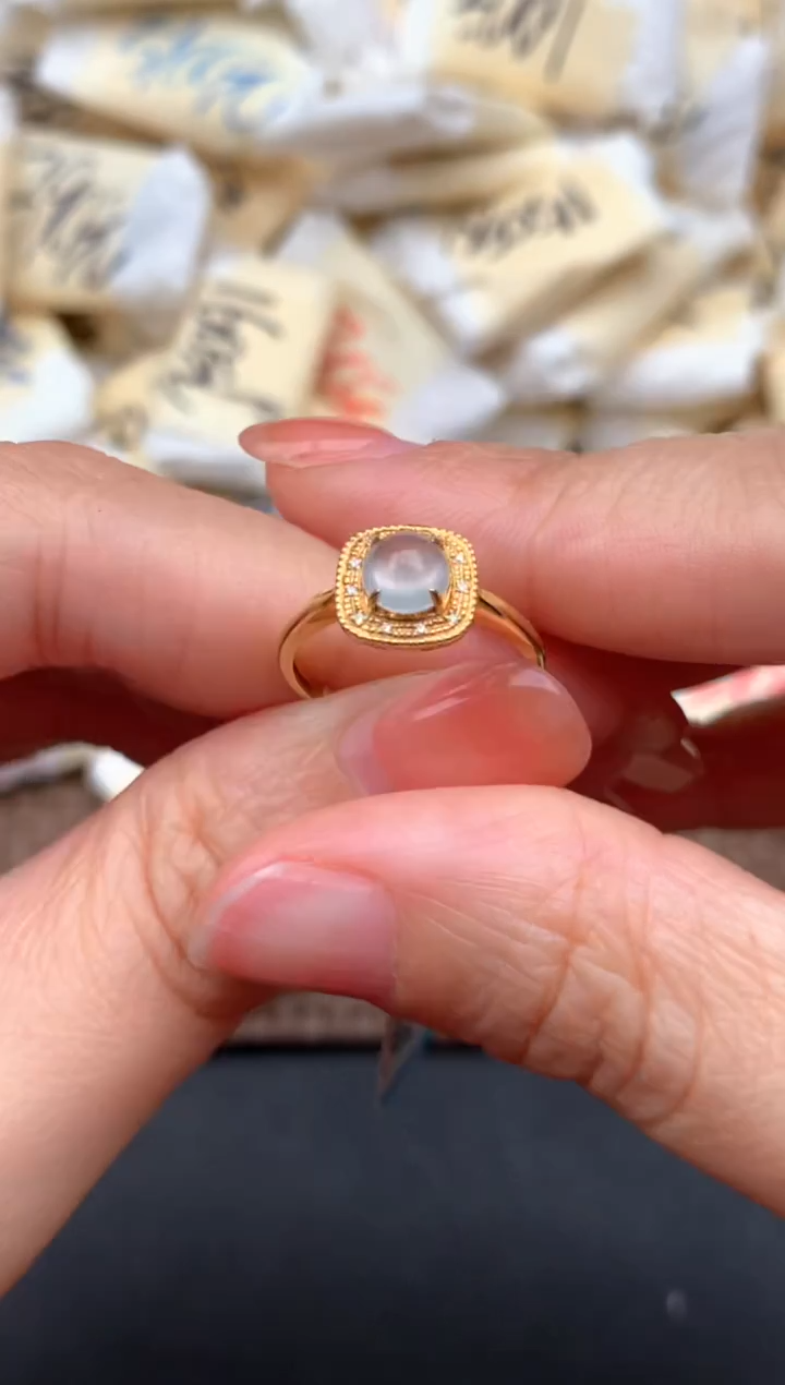 18K金镶嵌挂件翡翠1