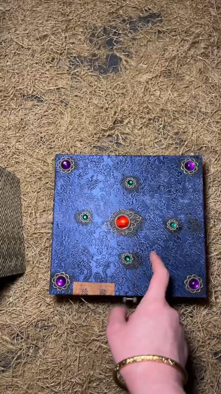 木摆件高端精美蓝宝盒一件链接