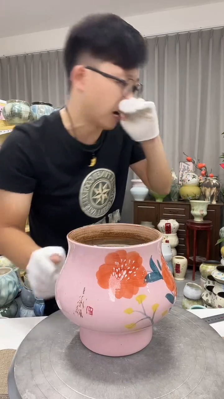 口13.5  高16   陶瓷花盆 9.1     直播链接      