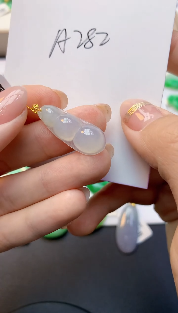 颈饰18K金镶嵌翡翠天然A货缅甸翡翠百元以上9元证书费自理