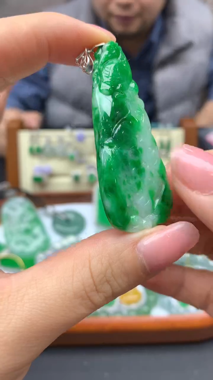 【闪购商品】翡翠颈饰18K金镶嵌38-天然翡翠