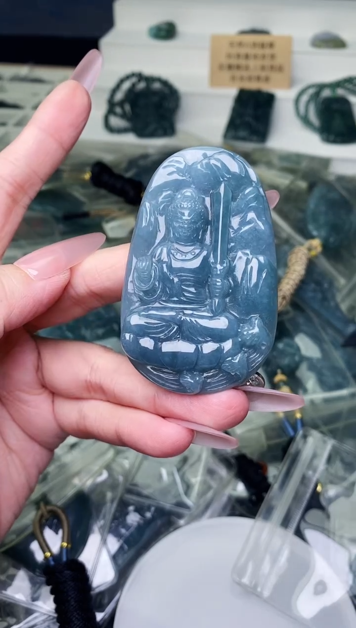 颈饰未镶嵌翡翠 