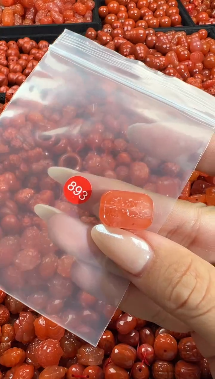 颈饰未镶嵌南红玛瑙1