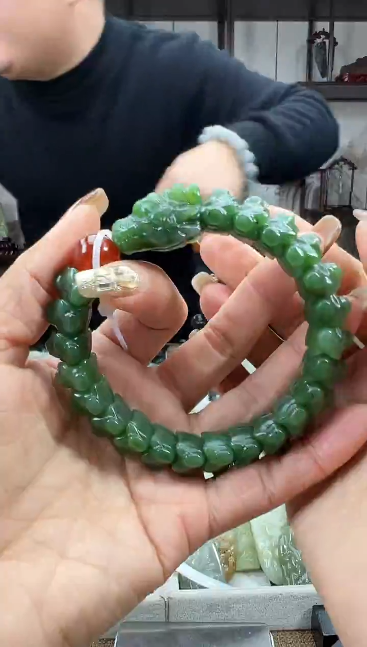 未镶嵌和田玉把件1