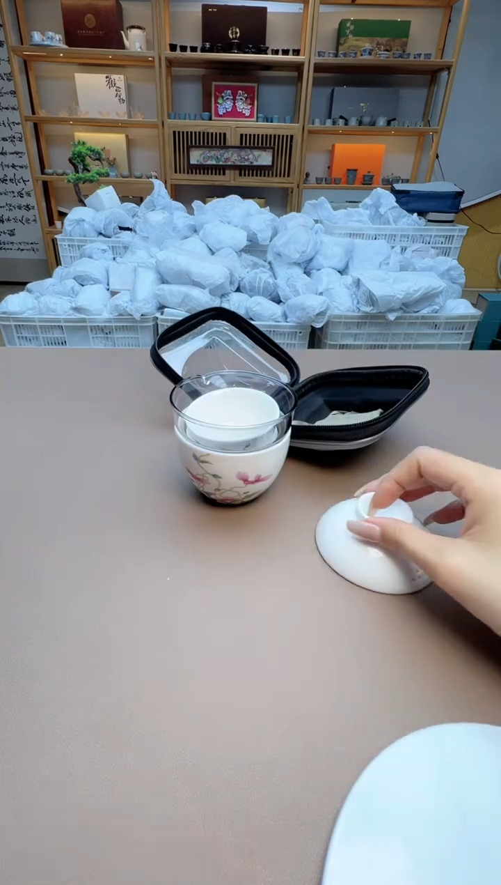 【闪购商品】摆件瓷制品S1111111111111