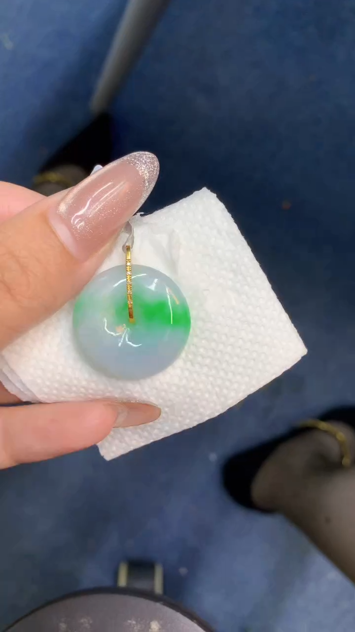 颈饰18K金镶嵌翡翠1