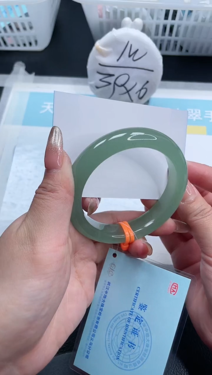 【闪购商品】石英质玉手镯未镶嵌25S195-58