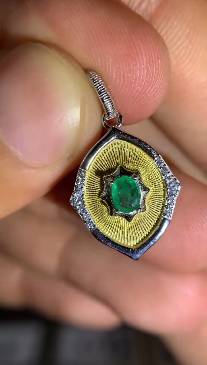 【闪购商品】祖母绿吊坠银S925镶嵌天然