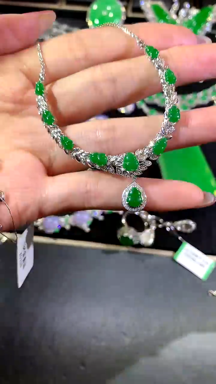 【闪购商品】翡翠颈饰18K金镶嵌63-套链
