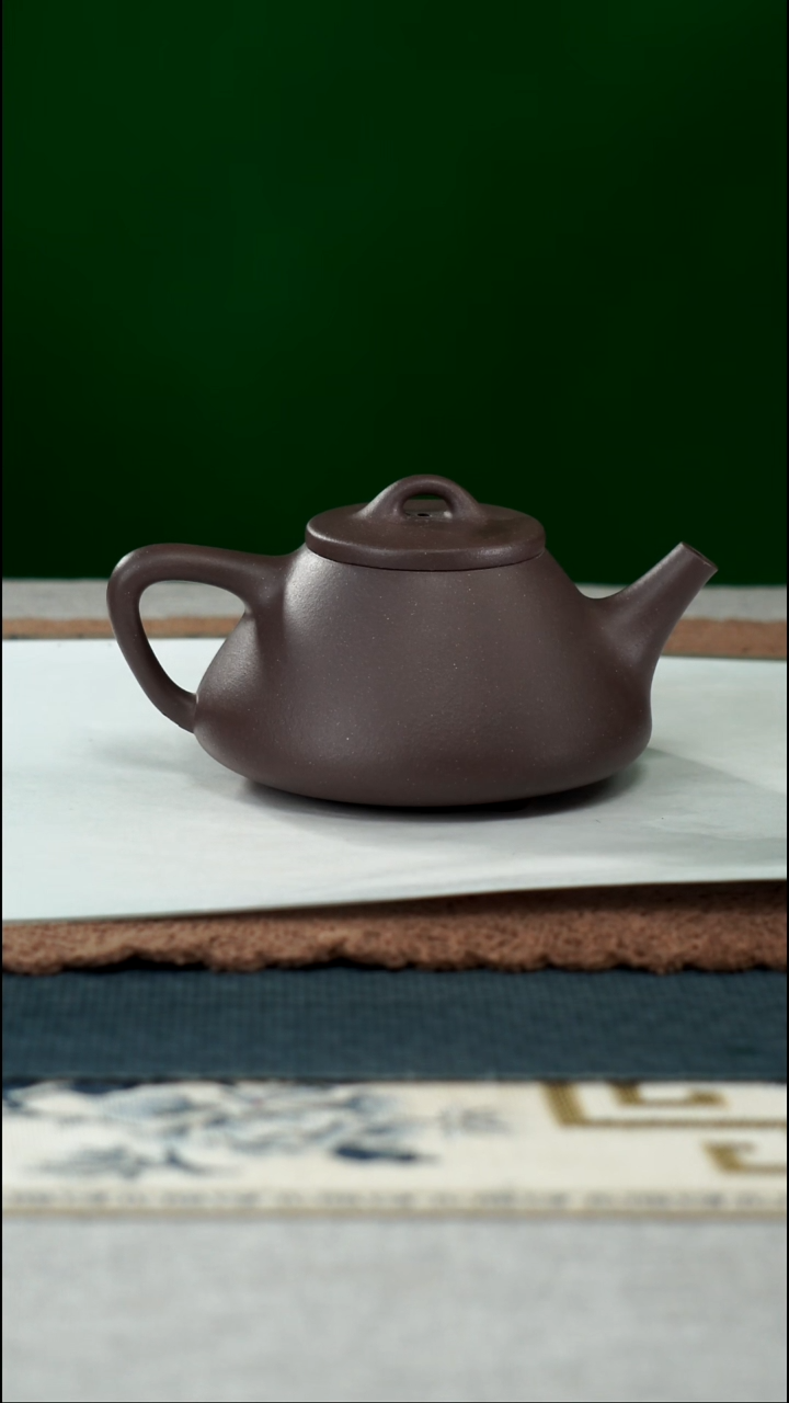 茶杯紫砂广****爷底槽清子冶石瓢微瑕