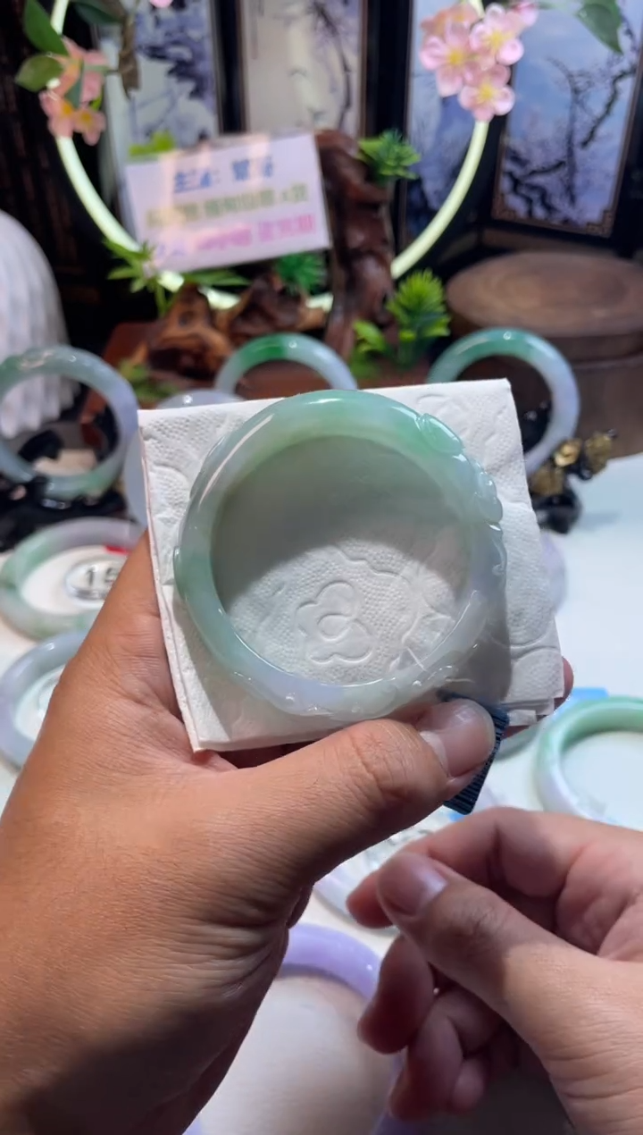 翡翠手镯未镶嵌正圈55