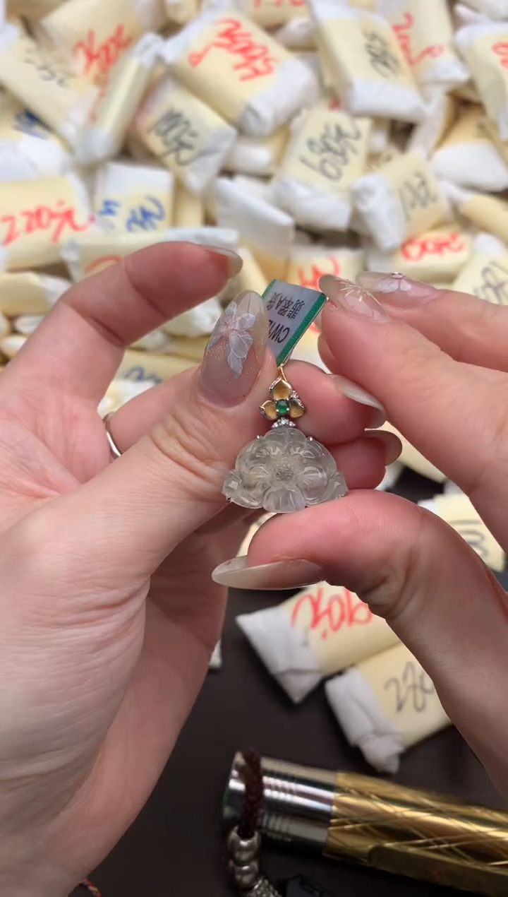 【闪购商品】翡翠挂件18K金镶嵌   一