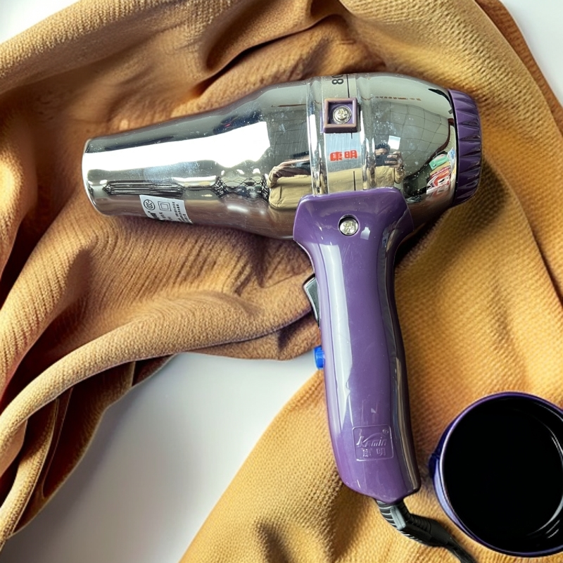 电吹风机800W大功率铁壳强风高温不锈钢机身快干低噪设计家用