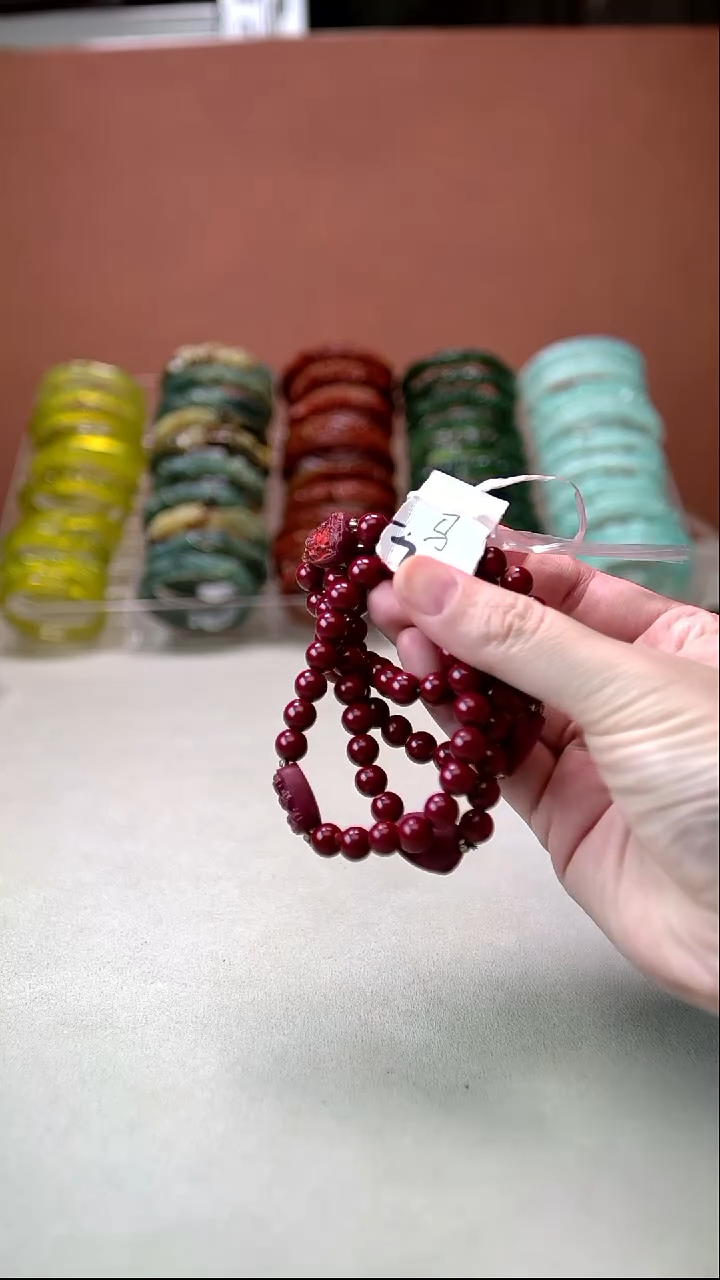 未镶嵌岫玉颈饰1