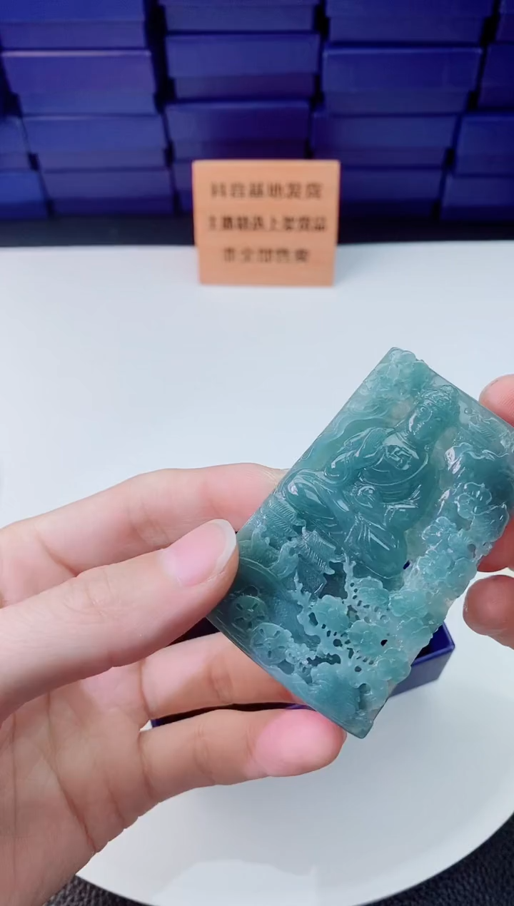 翡翠未镶嵌颈饰