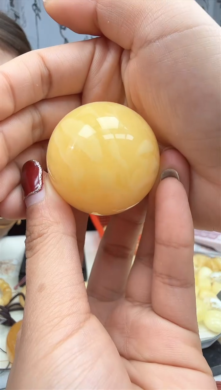 【闪购商品】琥珀裸石未镶嵌40珠子