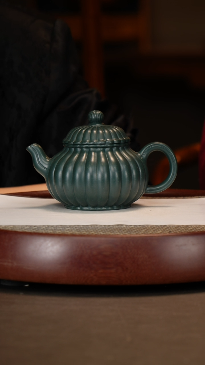 【闪购商品】紫砂茶壶绿泥筋纹葫芦320c