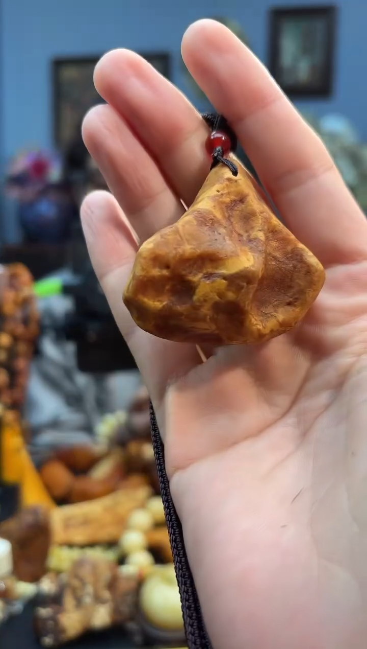 琥珀颈饰未镶嵌吊坠