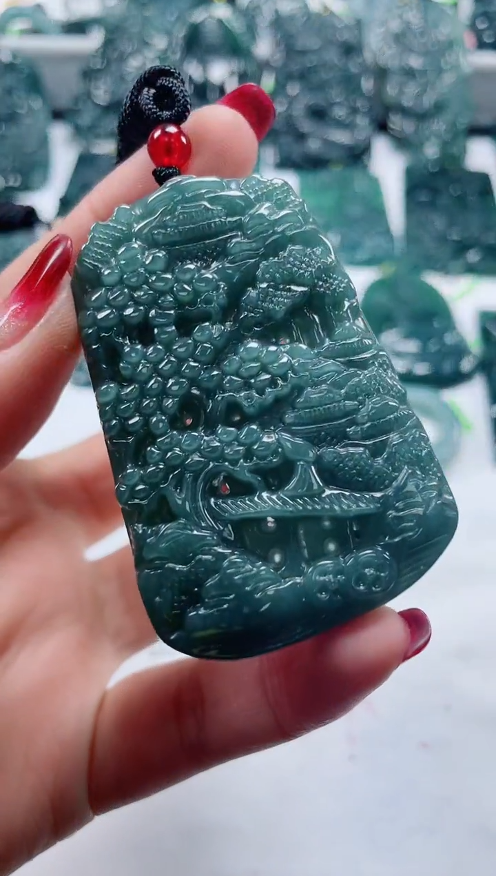 【闪购商品】翡翠颈饰未镶嵌            