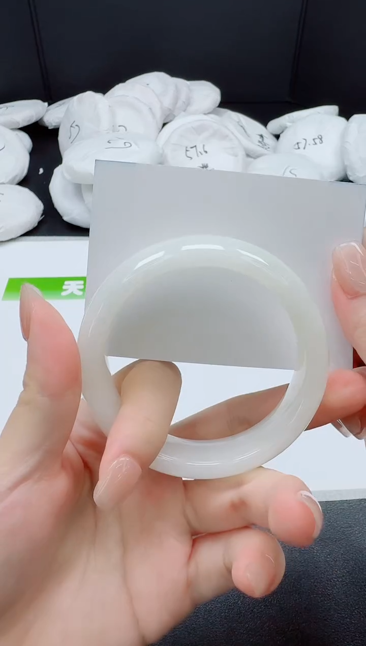 和田玉手镯未镶嵌021-56