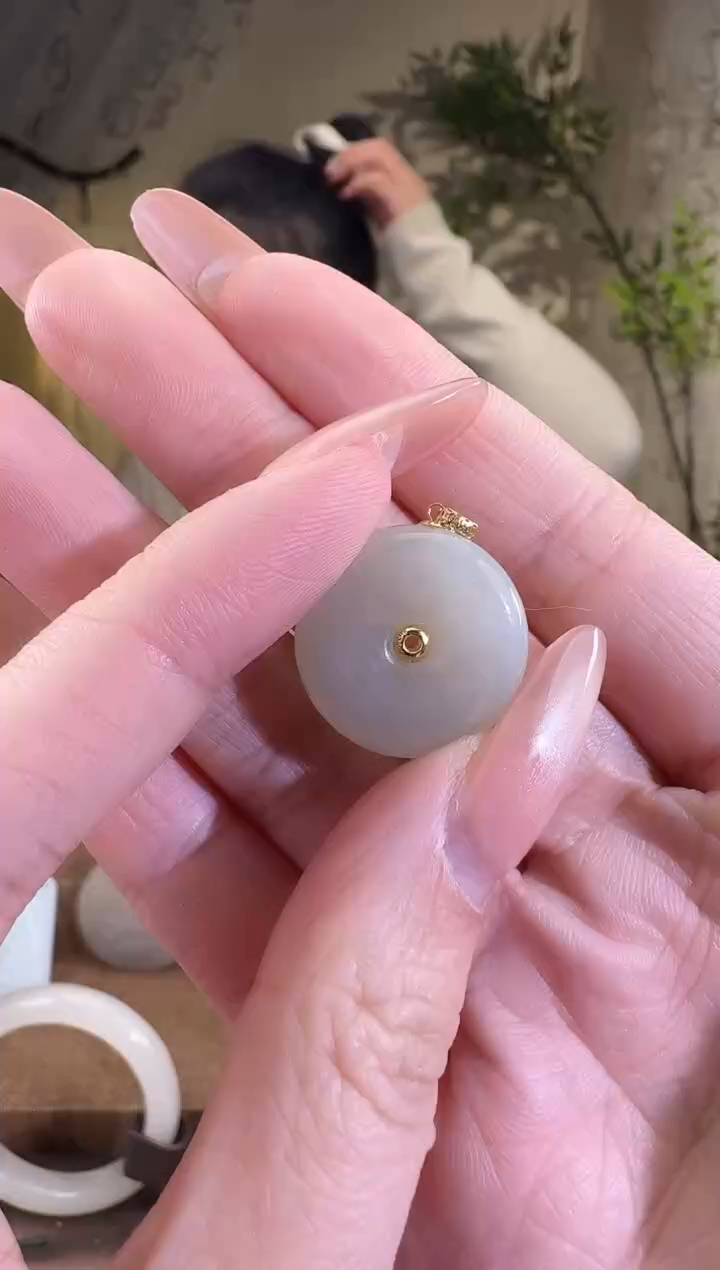 【闪购商品】和田玉颈饰18K金镶嵌平安卡