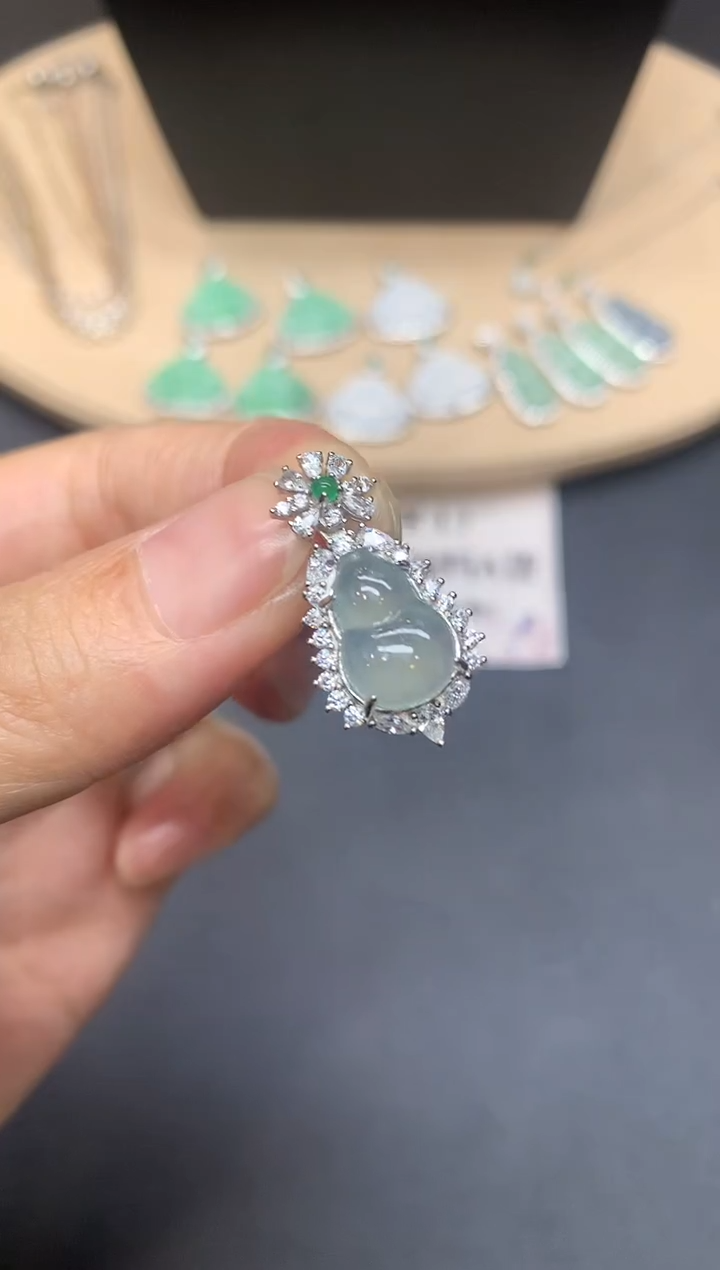 【闪购商品】翡翠吊坠(不含链)银S925镶嵌葫芦【多样性发其一】