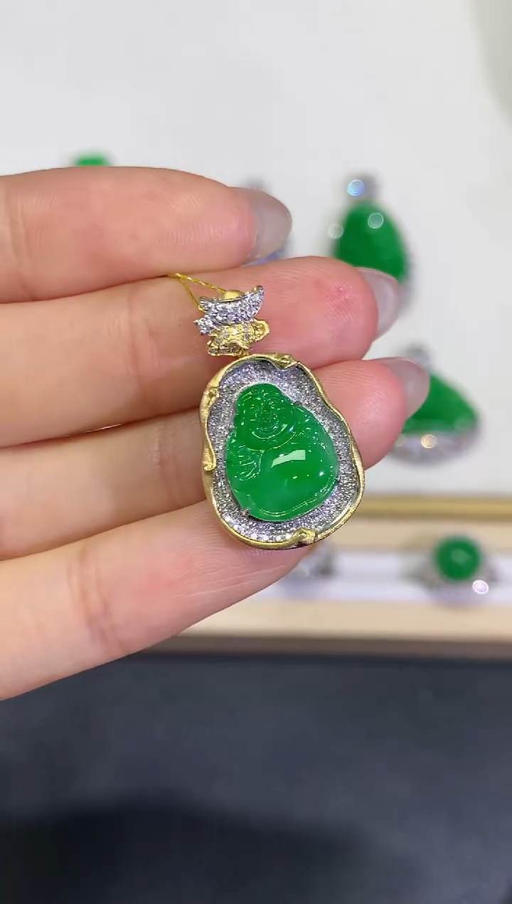 【闪购商品】翡翠颈饰18K金镶嵌团购33