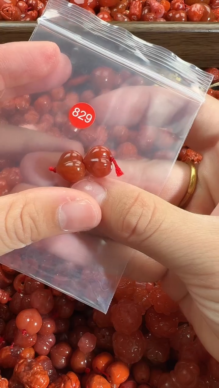 颈饰未镶嵌南红玛瑙1