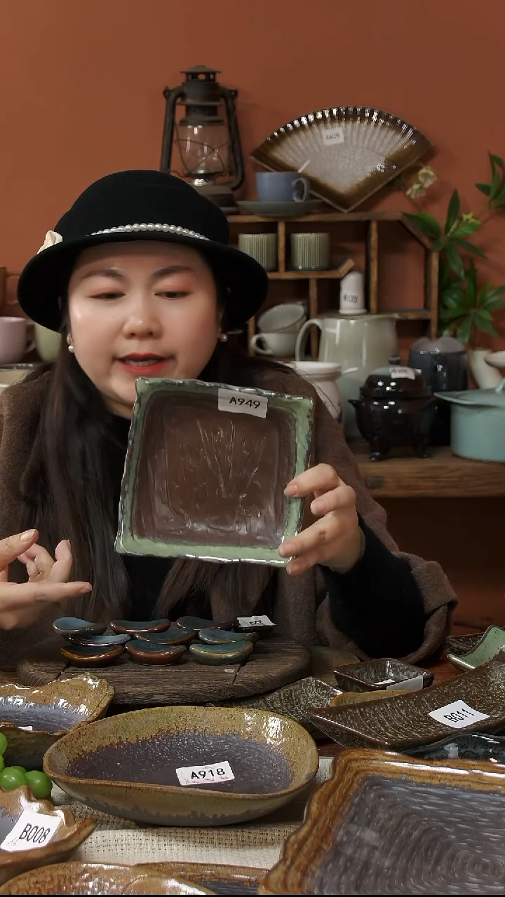 陶瓷A949陶瓷复古窑变釉三足方盘一个微瑕15*4.5