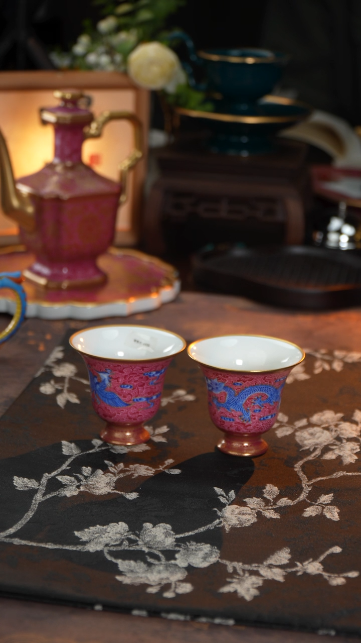 丰瑶陶瓷胭脂红扒花描金龙凤金钟杯