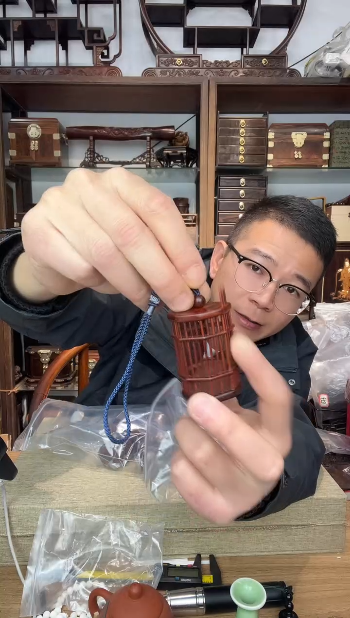 乌木类书架455小叶紫檀蝈蝈笼手把件  六角
