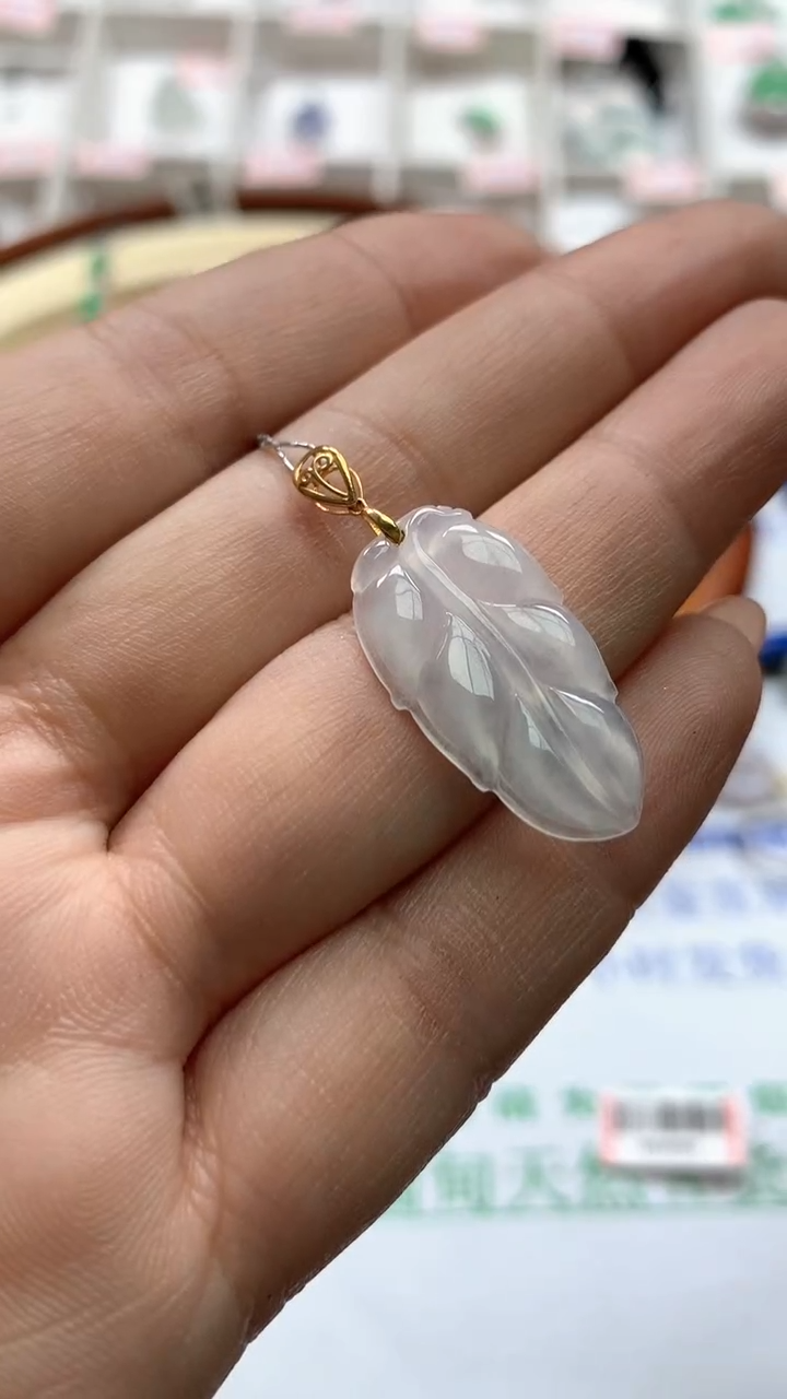 【闪购商品】翡翠颈饰未镶嵌叶子