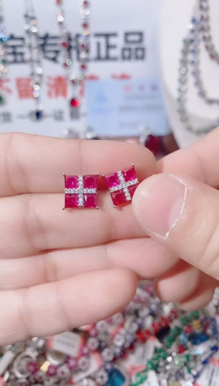 未镶嵌耳饰红宝石  