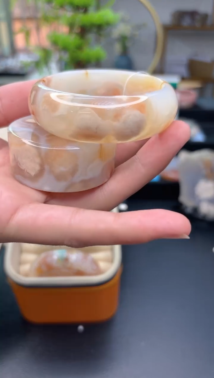 【闪购商品】石英质玉手镯未镶嵌C353(54圈赠送镯心)