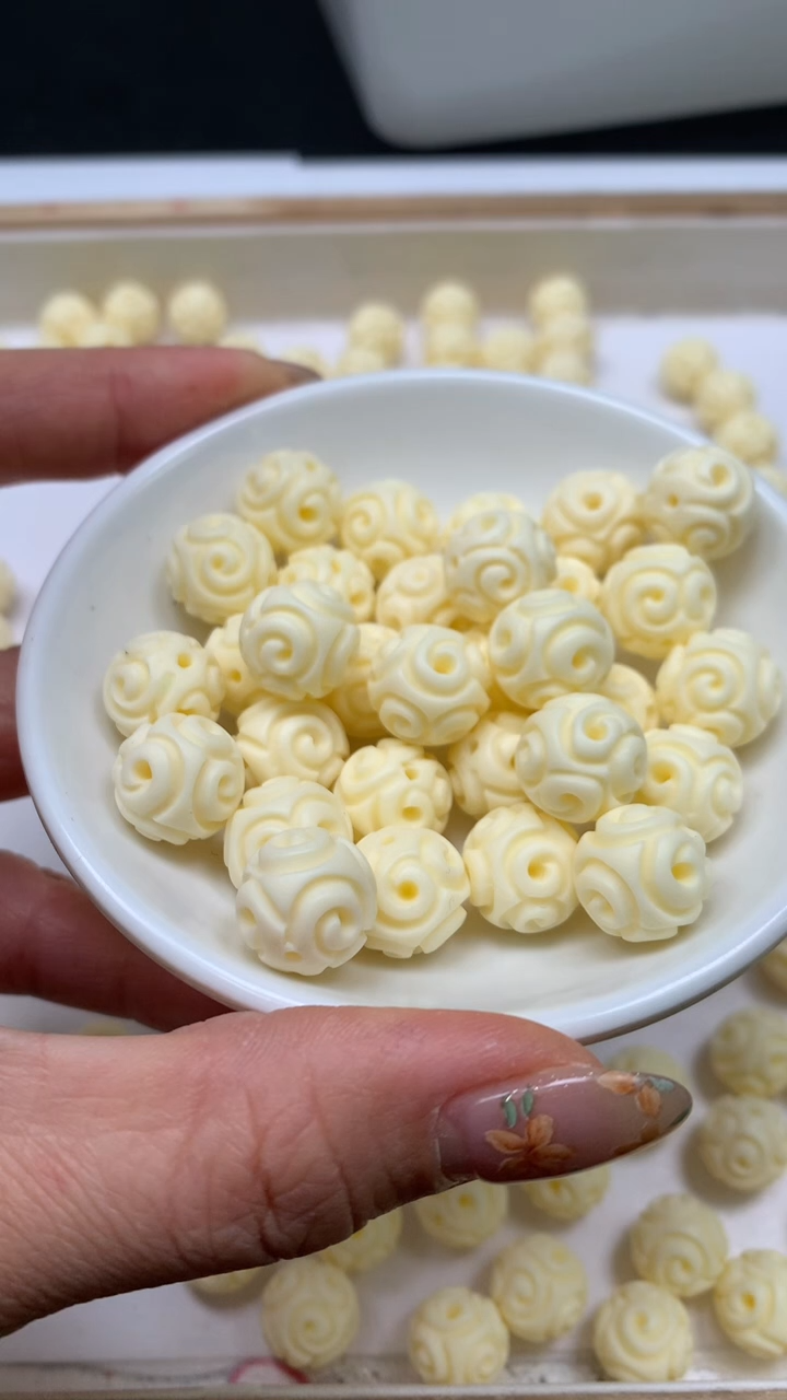 菩提散珠E887 牙 牙果回纹珠 13mm3个5.8元