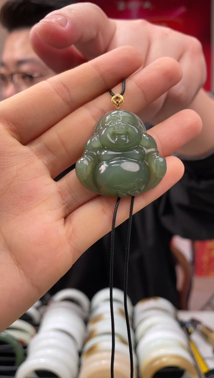 【闪购商品】和田玉颈饰18K金镶嵌沙枣青佛公卡35发一件