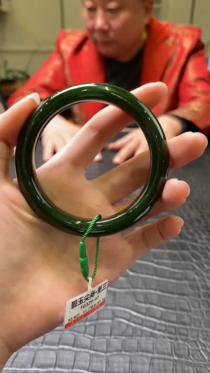 【闪购商品】和田玉碧玉手镯55.4未镶嵌一个