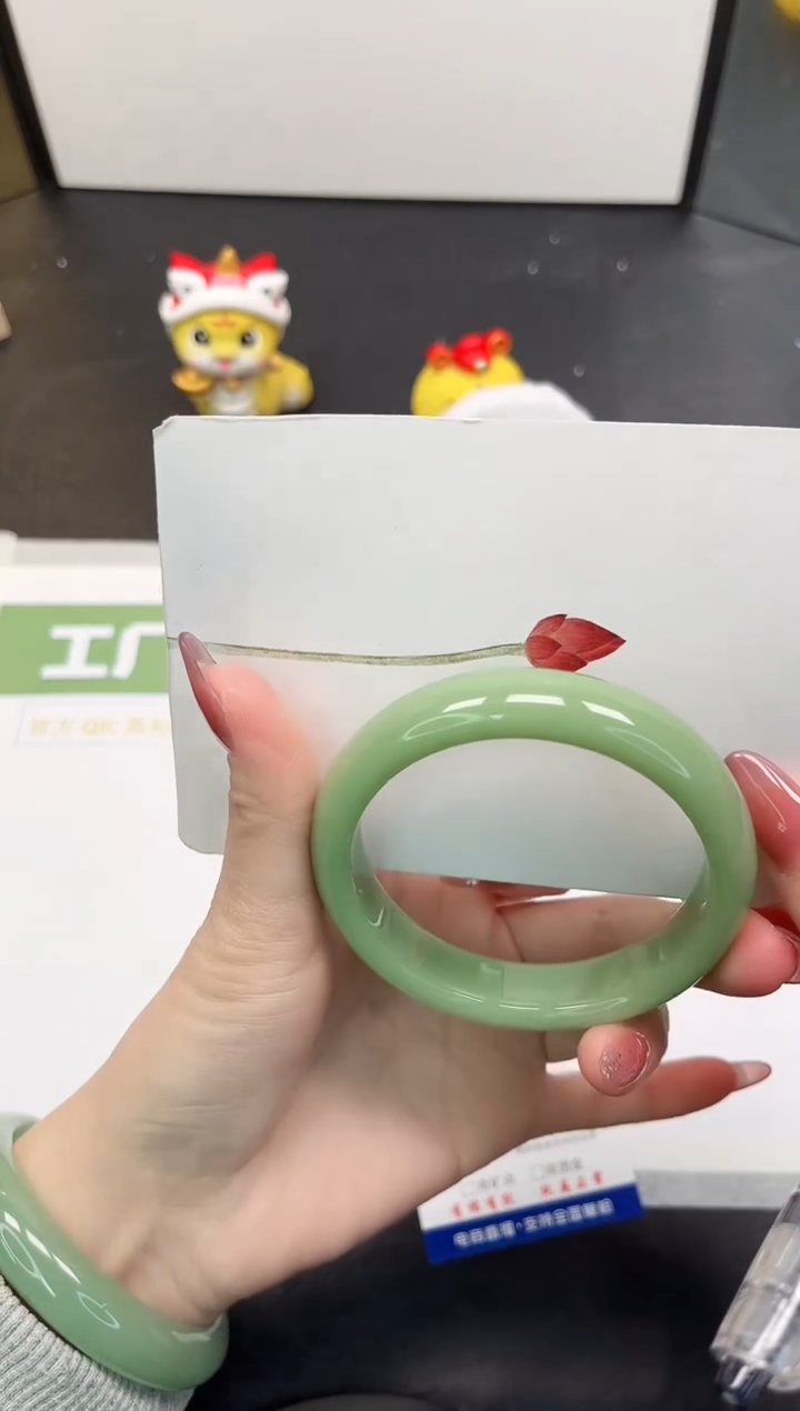 【闪购商品】石英质玉手镯未镶嵌306-60