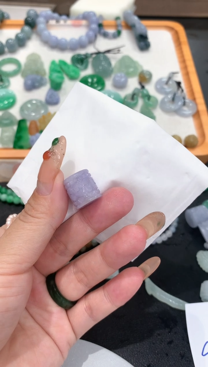 定制翡翠未镶嵌翡翠