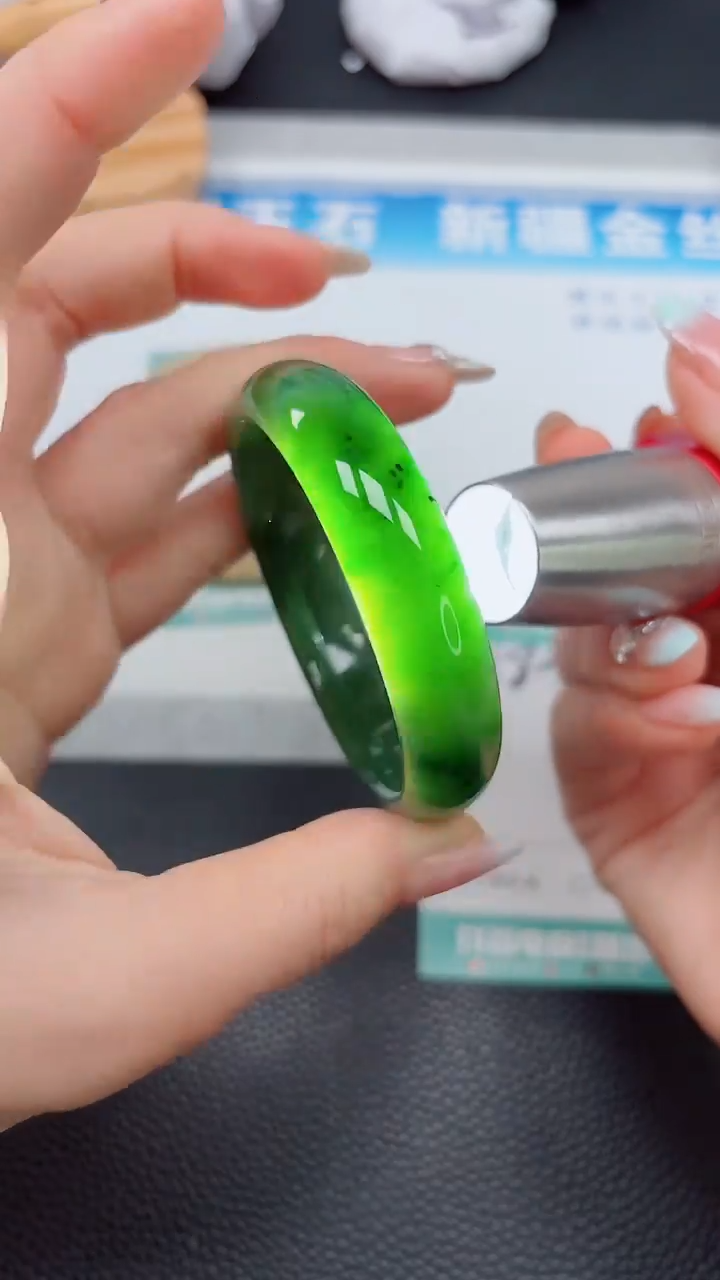 【闪购商品】和田玉手镯未镶嵌185---54