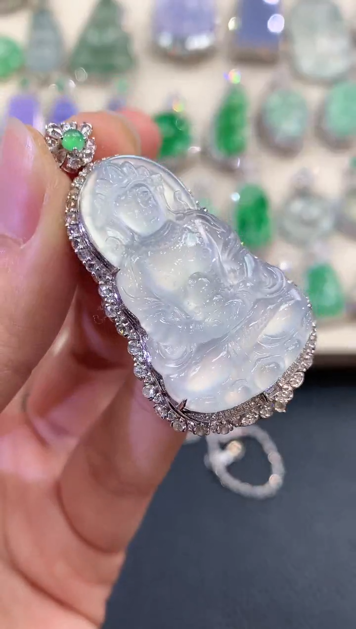 【闪购商品】翡翠吊坠(不含链)18K金镶嵌C66 