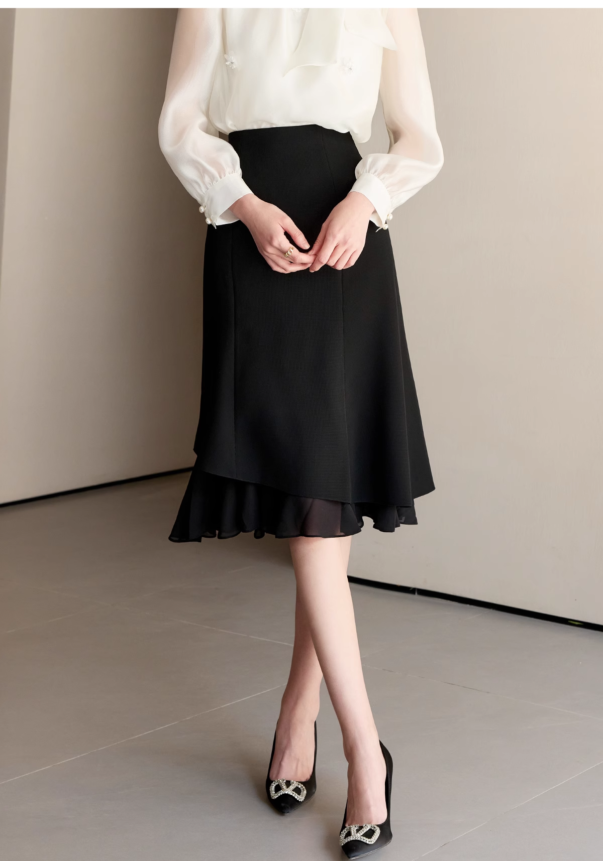 子韩推荐夏季新款法式轻奢气质黑色半身裙25S777