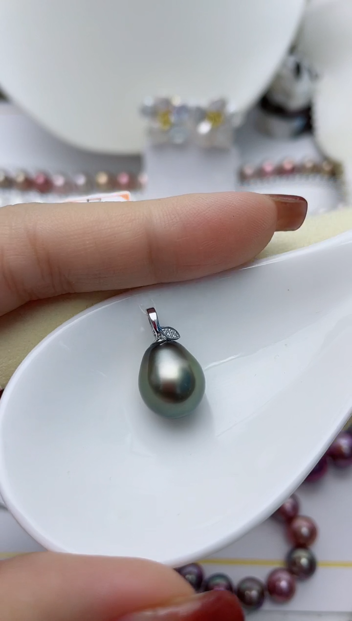 【闪购商品】海水珍珠颈饰18K金镶嵌W135