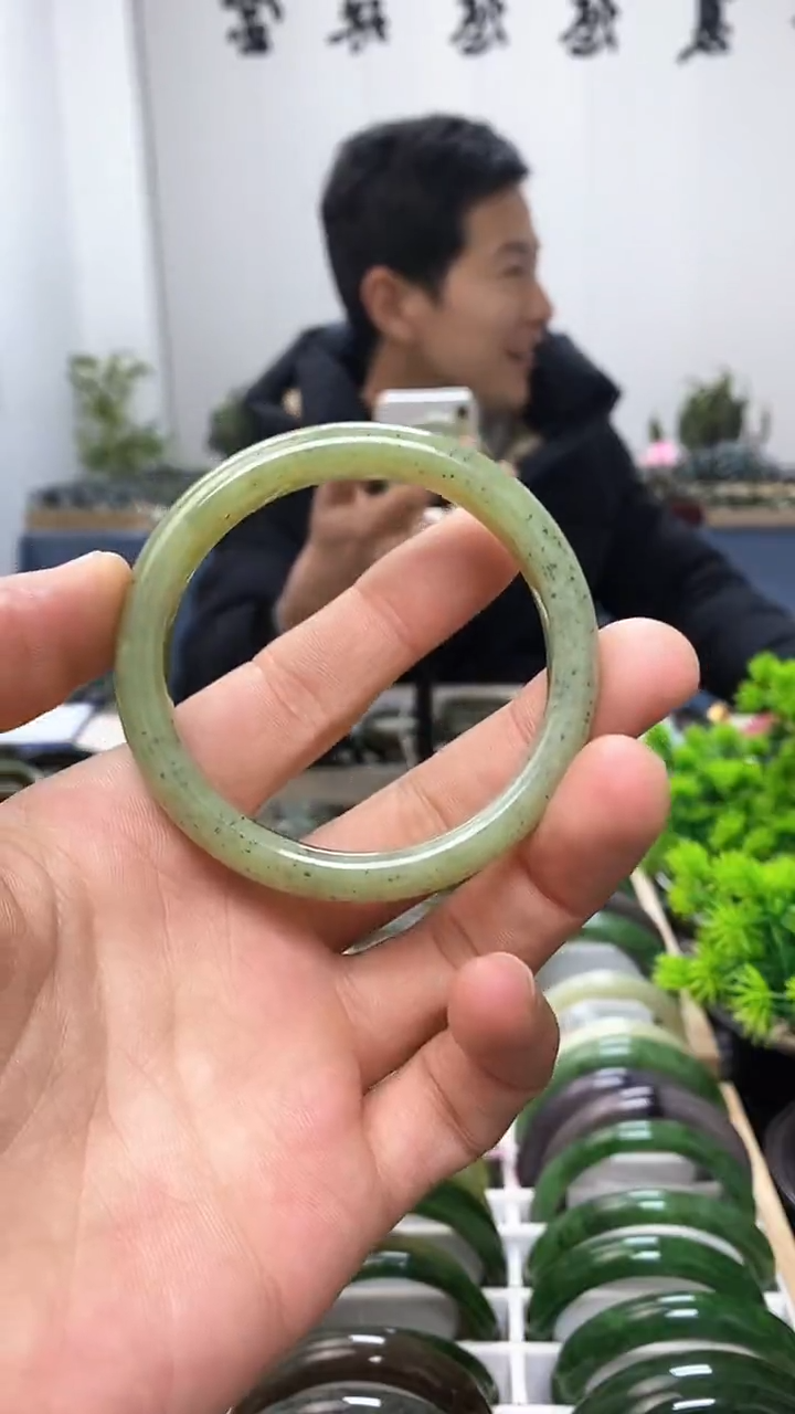 【闪购商品】和田玉手镯未镶嵌54.8