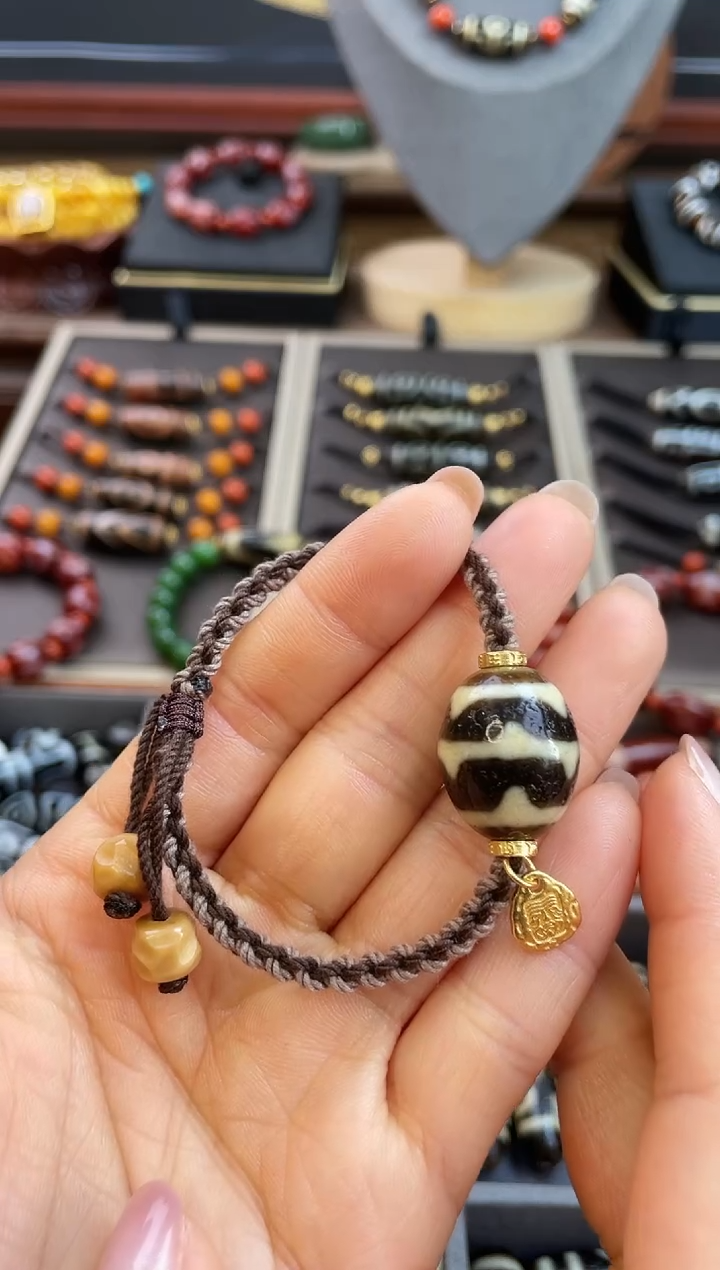 未镶嵌手链玛瑙/玉髓美泓精品高油牙黄双虎牙手链