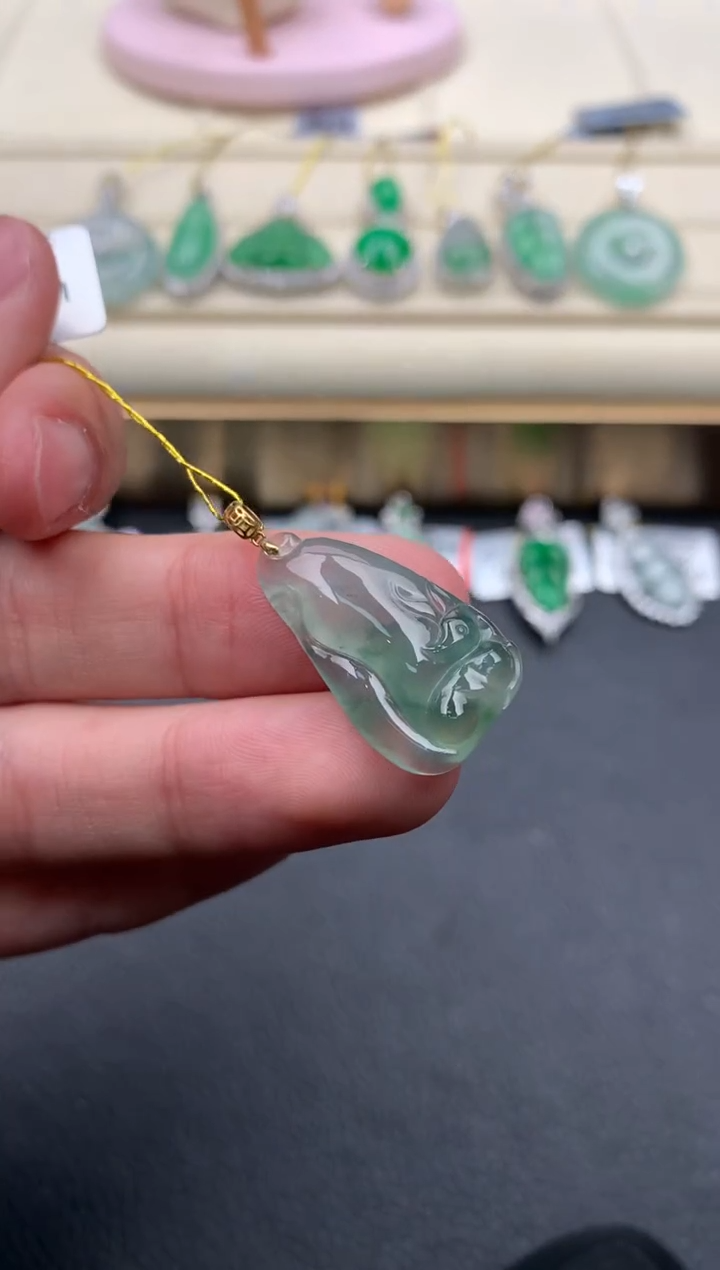 【闪购商品】翡翠颈饰18K金镶嵌A655....